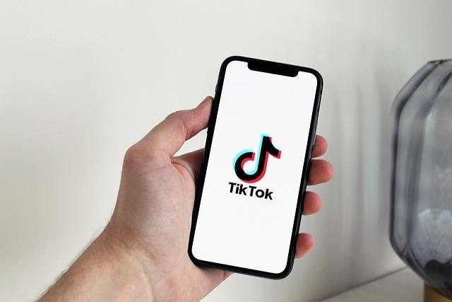 Jak Uložit Cizí TikTok: Etické Způsoby Sdílení Oblíbeného Obsahu